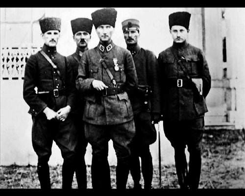 Atatürk'ün hiç bilinmeyen 300 fotoğrafı