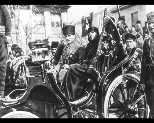 Atatürk'ün hiç bilinmeyen 300 fotoğrafı