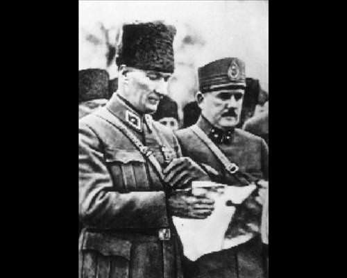 Atatürk'ün hiç bilinmeyen 300 fotoğrafı
