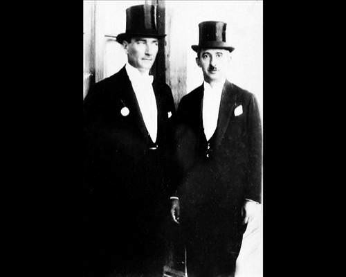 Atatürk'ün hiç bilinmeyen 300 fotoğrafı