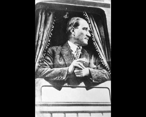 Atatürk'ün hiç bilinmeyen 300 fotoğrafı