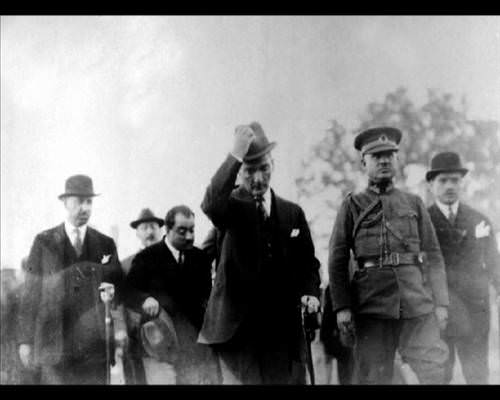 Atatürk'ün hiç bilinmeyen 300 fotoğrafı