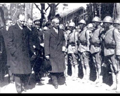 Atatürk'ün hiç bilinmeyen 300 fotoğrafı