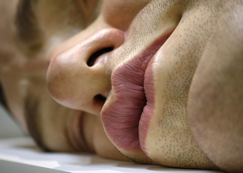 Ron Mueck'in inanılmaz heykel sanatı