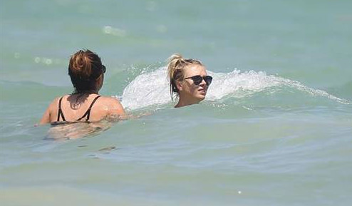 Ünlü tenisçi, bikiniye karşı