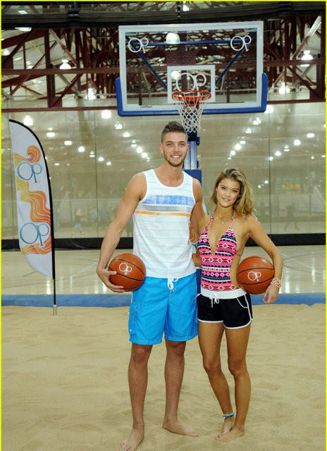 Nina Agdal parkelerin de meleği olmaya aday