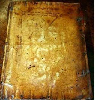 İnsan derisinden kitap!