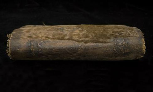 İnsan derisinden kitap!