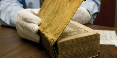 İnsan derisinden kitap!