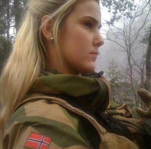 Kadınlarla erkekler aynı koğuşta