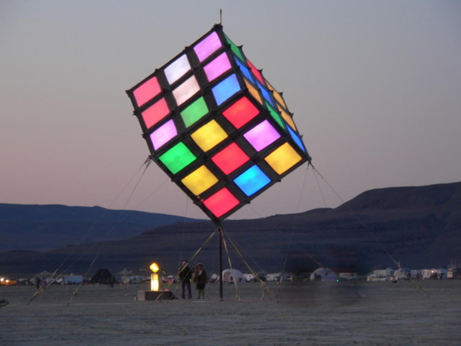 Her yıl binlerce kişiyi toplayan Yanan Adam Festivali