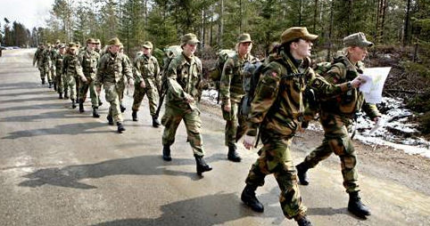 Kadınlarla erkekler aynı koğuşta