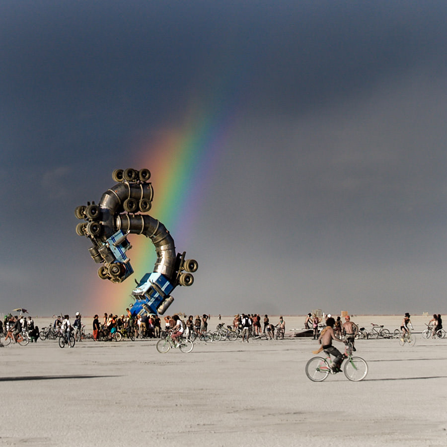 Her yıl binlerce kişiyi toplayan Yanan Adam Festivali