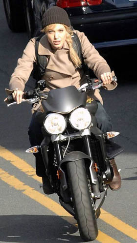 Angelina Jolie'nin bilinmeyenleri