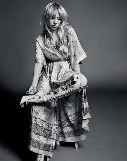 Lady Gaga Porter'a ilginç pozlar verdi