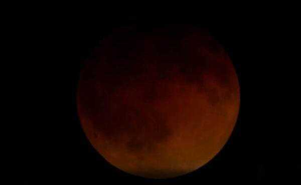 "Kanlı Ay" tutulması büyüledi!