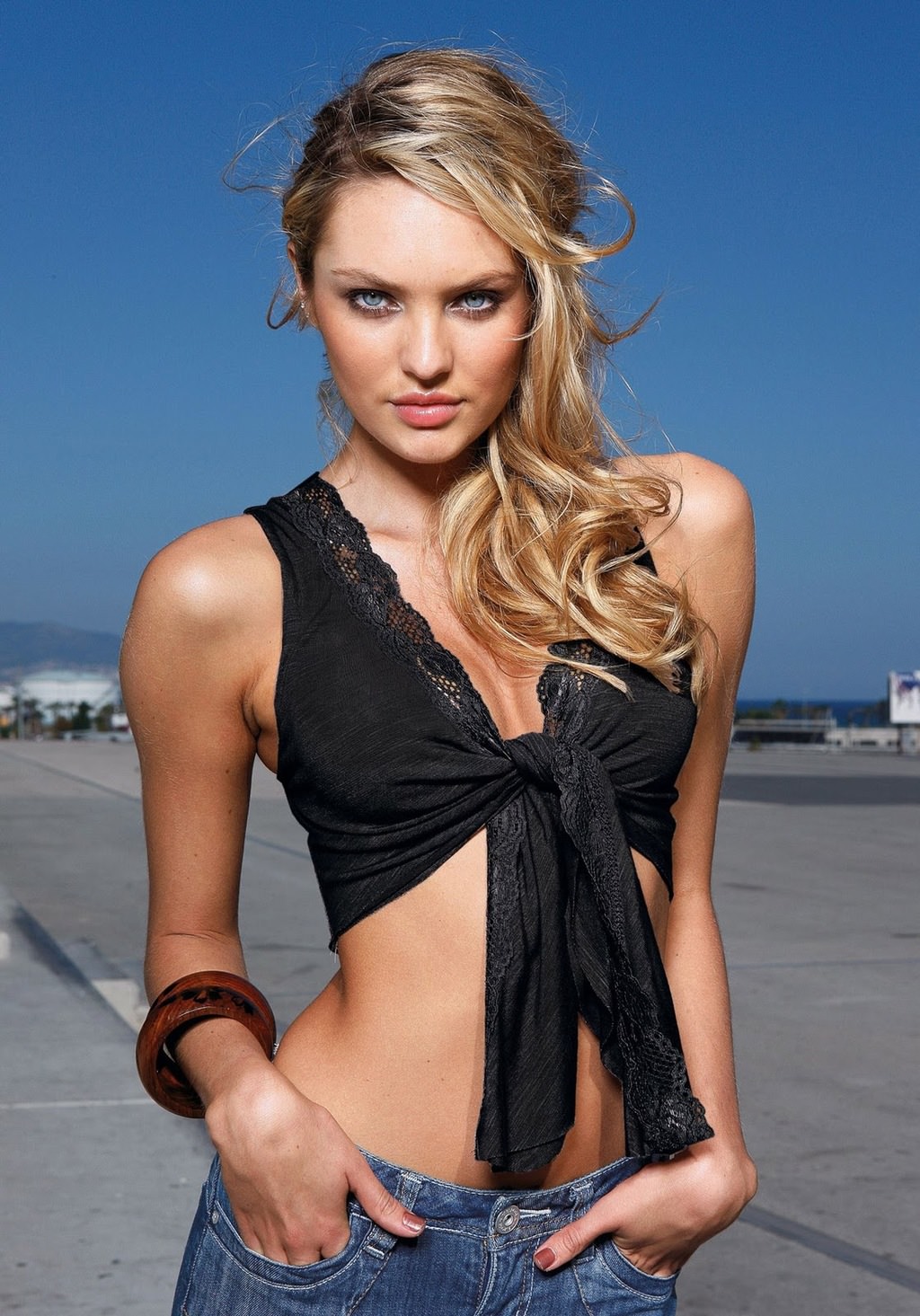 Candice Swanepoel çekici kareler!