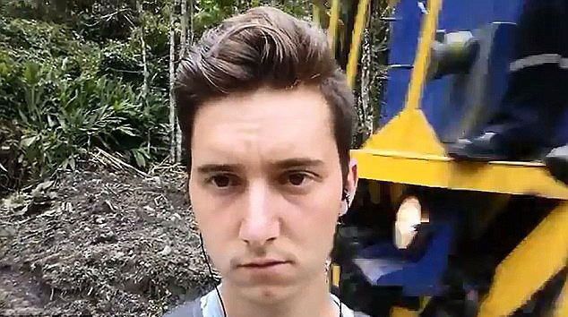 Selfie modasına uydu, tekmeyi yedi