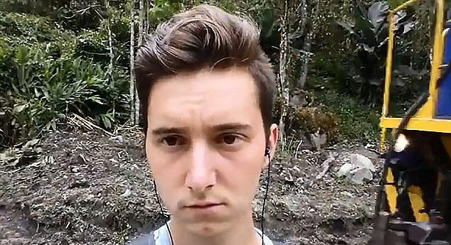 Selfie modasına uydu, tekmeyi yedi