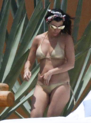 Kourtney Kardashian Paskalya tatilinde