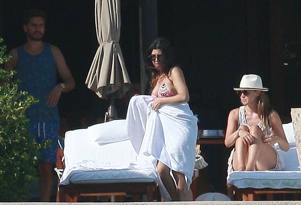 Kourtney Kardashian Paskalya tatilinde