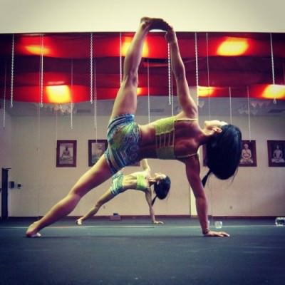 Yoga yapan kadınlar mı güzel yoksa yaptıkları için mi güzelleşiyorlar?