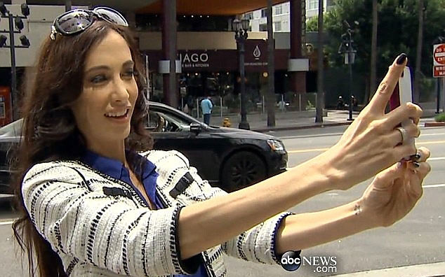 Selfie çektirmek için 9000 euro harcadı