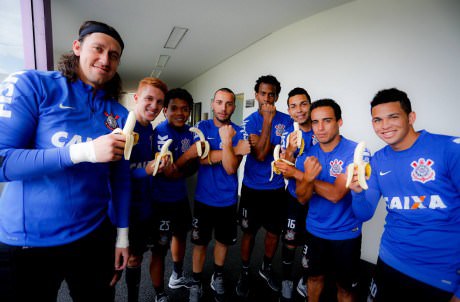 Futbolcular ırkçılığa karşı birleşti