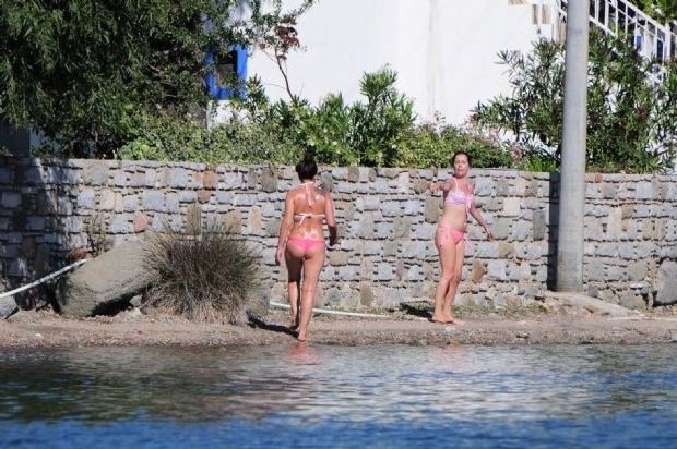 Nurgül Yeşilçay yaza erken girdi