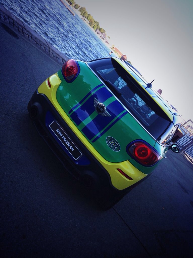 Köprüden geçti MINI