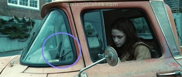 Ünlü filmlerde yapılmış asla farketmediğiniz hatalar.