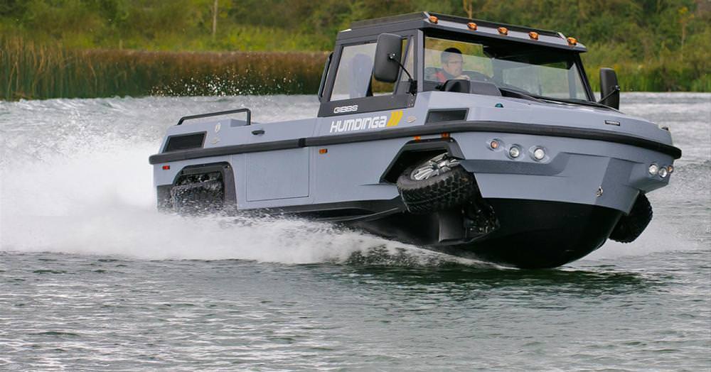 Hem karada hem denizde