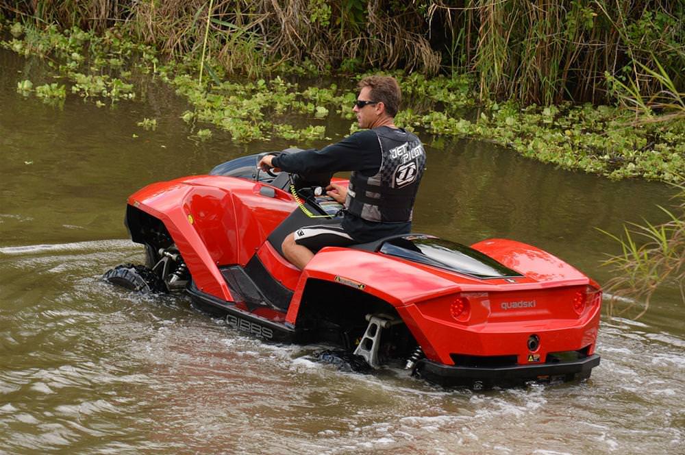 Hem karada hem denizde