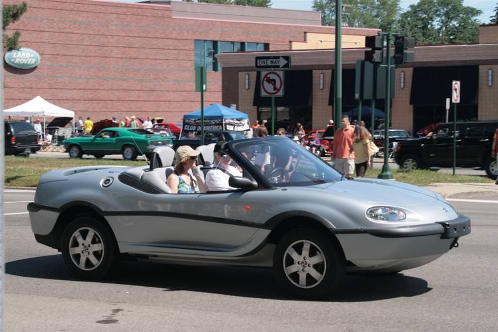 Hem karada hem denizde