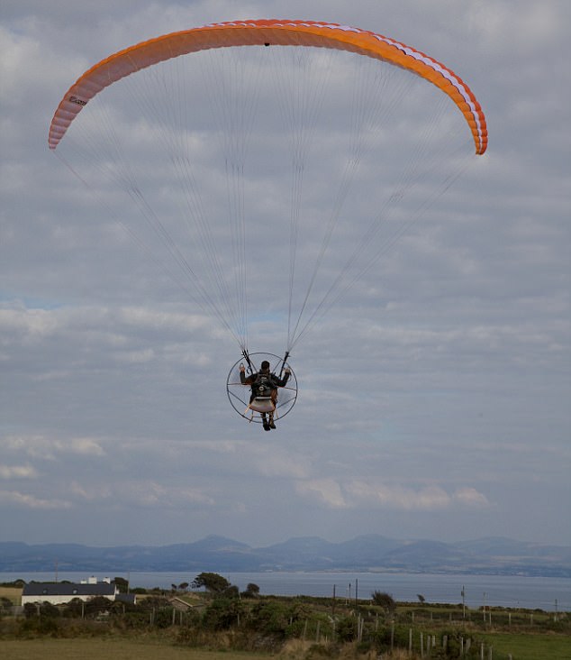 İşe paramotorla gitmeye ne dersiniz?