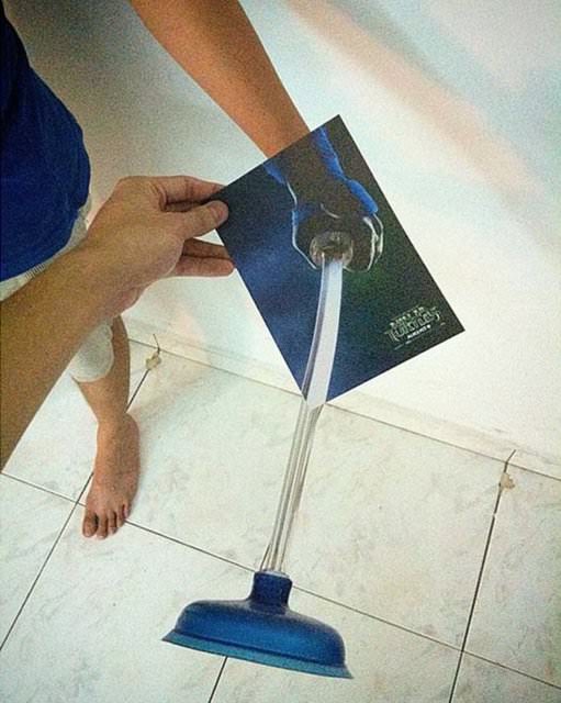 Film afişlerine bir de böyle bakın