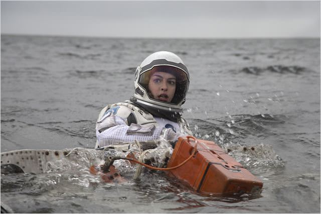 Güzel astronot: Anne Hathaway