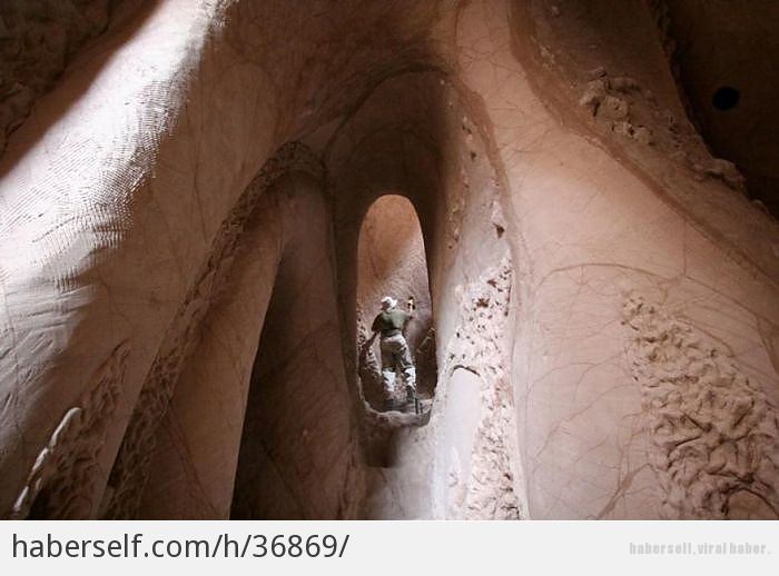 10 yılını bu mağaraya verdi