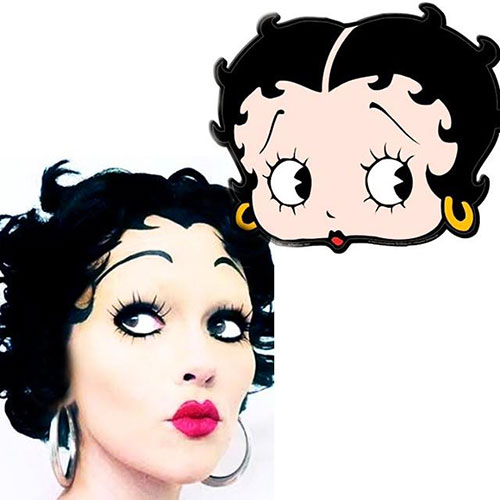 Bin bir surat Kandee Johnson