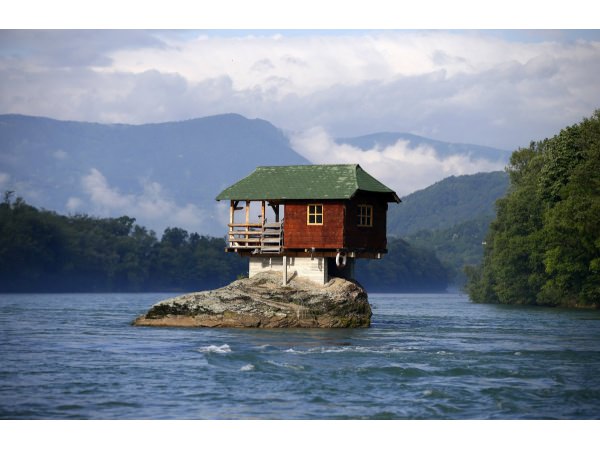 Dünyadaki en tuhaf 16 ev!