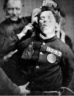 Akıl hastanelerinden ilginç kareler