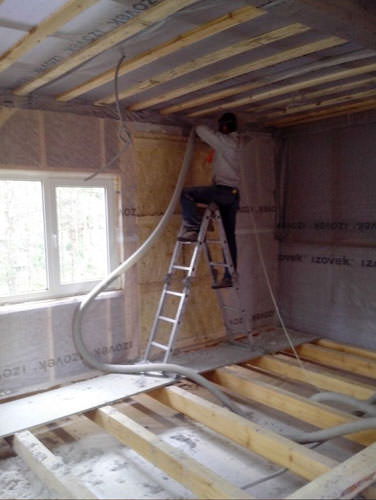 Sıkıntıdan ev yaptılar!