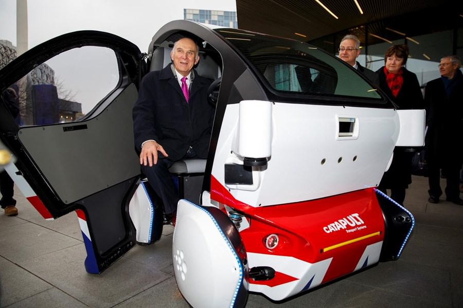 Sürücüsüz otomobiller basına tanıtıldı