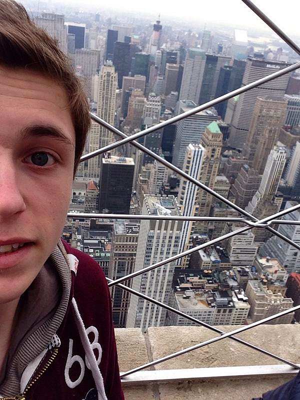 En çok selfieyi hangi binayla çekiyoruz?