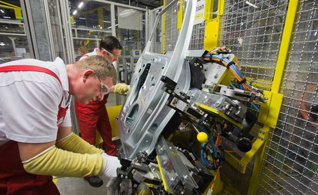 Porsche'nin yapılış süreci fotoğraflandı