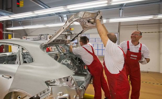 Porsche'nin yapılış süreci fotoğraflandı