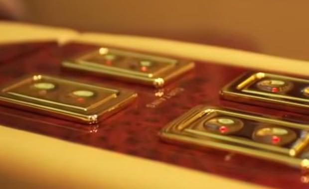 Cadillac'ı 24 ayar altın ile kapladı