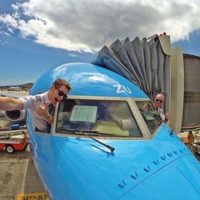 Pilotlar nasıl selfie çekineceğini çok iyi biliyor