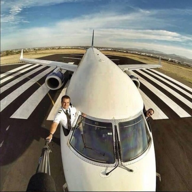 Pilotlar nasıl selfie çekineceğini çok iyi biliyor