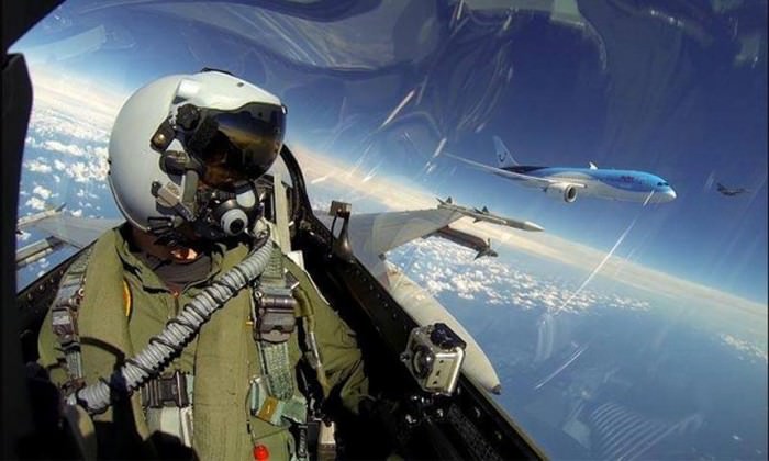 Pilotlar nasıl selfie çekineceğini çok iyi biliyor
